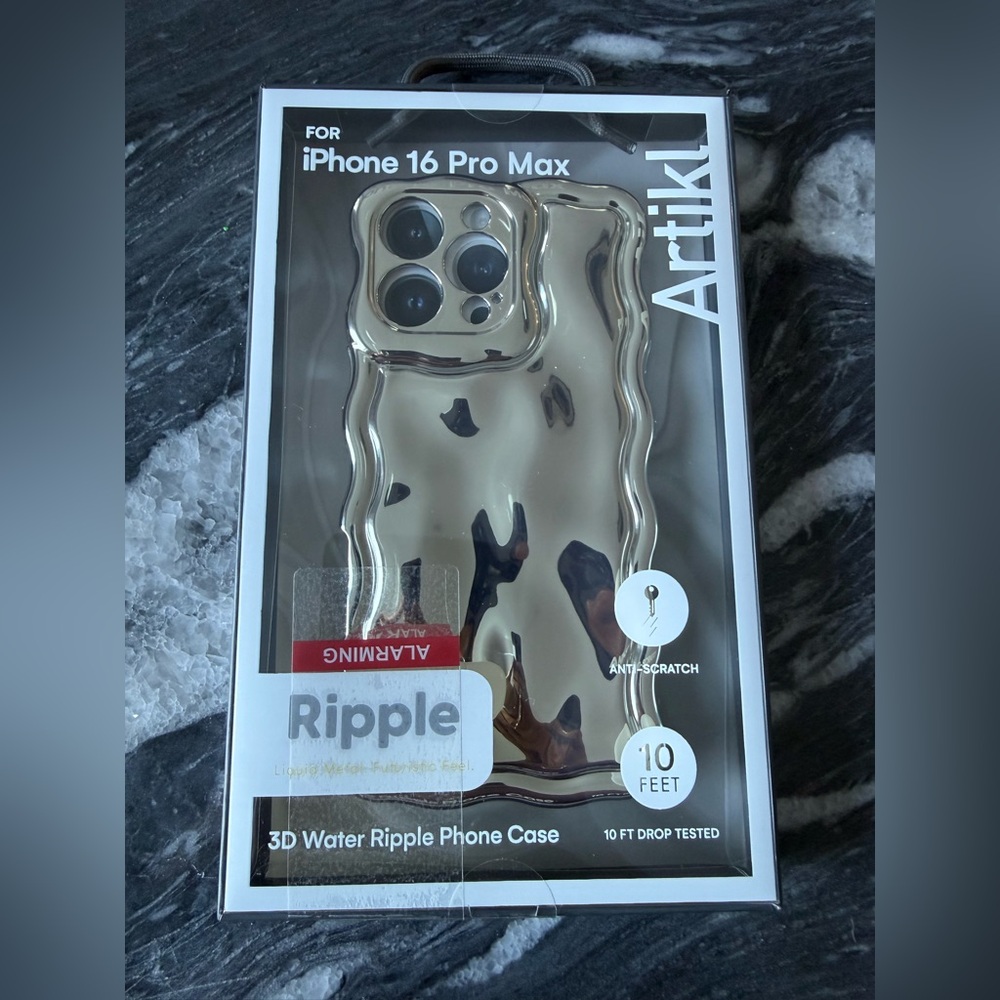 Gold Ripple Case for iPhone 16 Pro Max